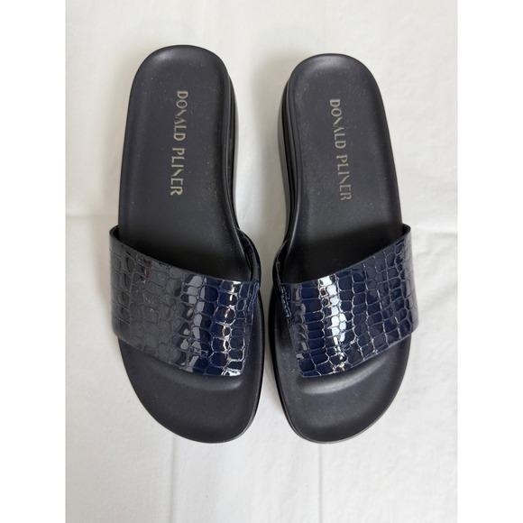 Donald Pliner Shoes - Donald Pliner Fifi Sandals Womens 5.5 Navy Blue Excellent Croc Embossed Wedge